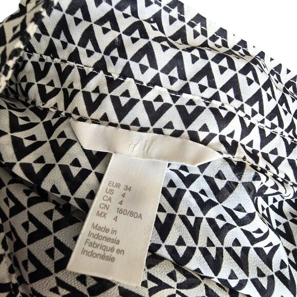 H&M Black & White Blouse Geometric Sleeveless Button-Up Womens Size S JJ3949 - Picture 6 of 7
